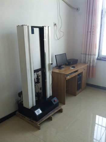 橡膠止水材料實(shí)驗(yàn)室左側(cè)