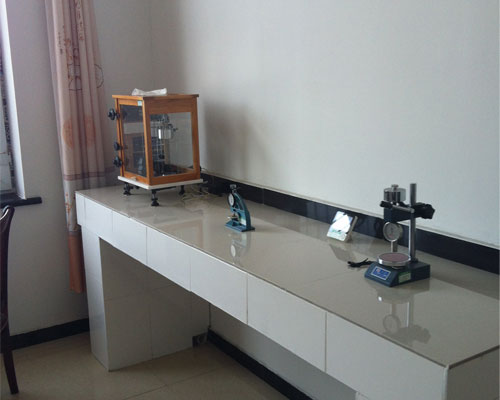 橡膠止水材料實驗室右側(cè)